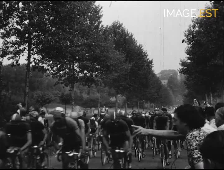 Passage du Tour de France à Montmirail
